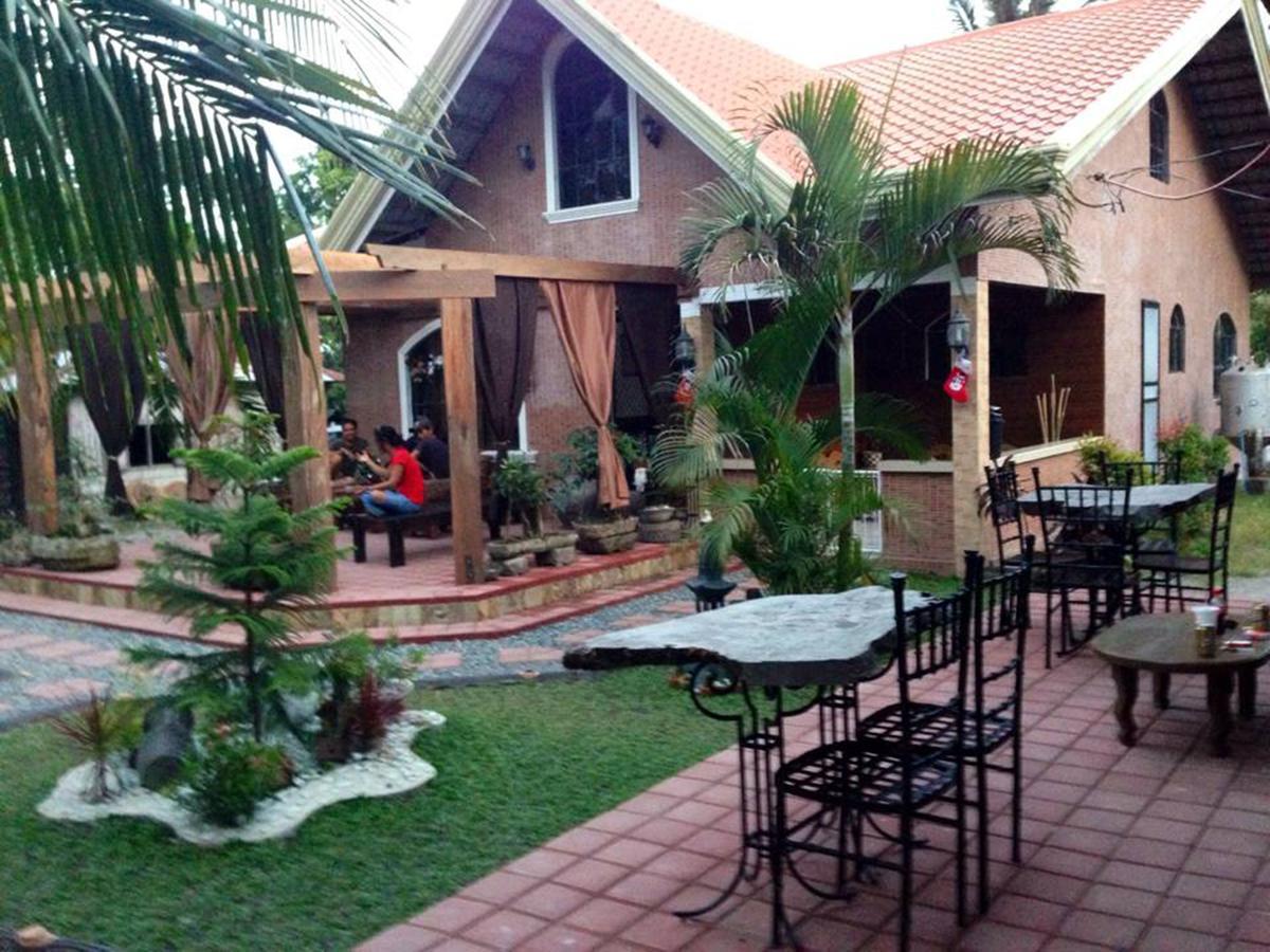 Bognot Lodge : Alvin Bognot Mt Pinatubo Guesthouse And Tours Santa Juliana Habitación foto